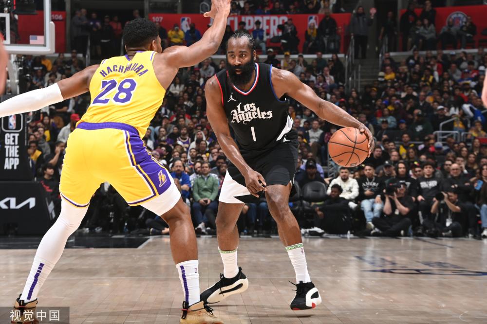 詹姆斯26+10助攻里程碑东契奇36+9 湖人逆转灰熊